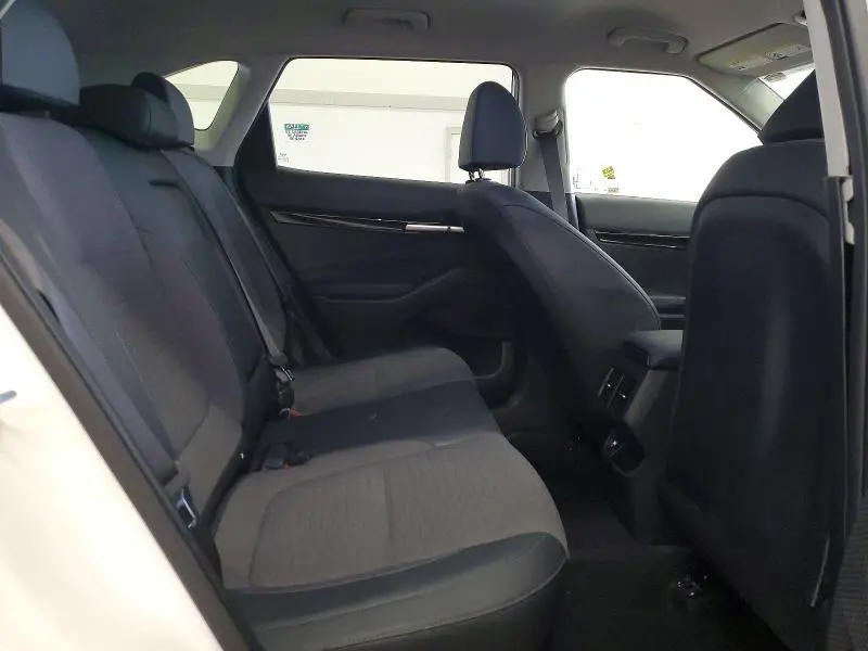 2022 KIA SELTOS S  