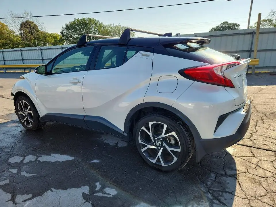 2020 TOYOTA C-HR XLE  