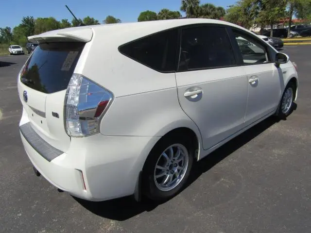 2014 TOYOTA PRIUS V   