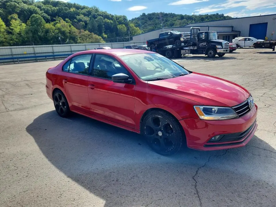 2016 VOLKSWAGEN JETTA SPORT  