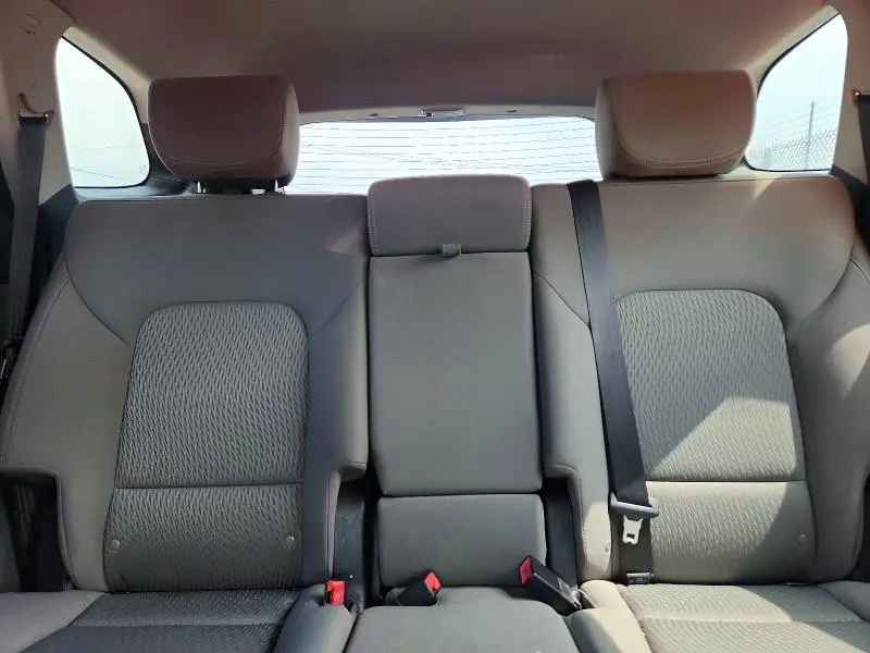 2018 HYUNDAI SANTA FE SE  