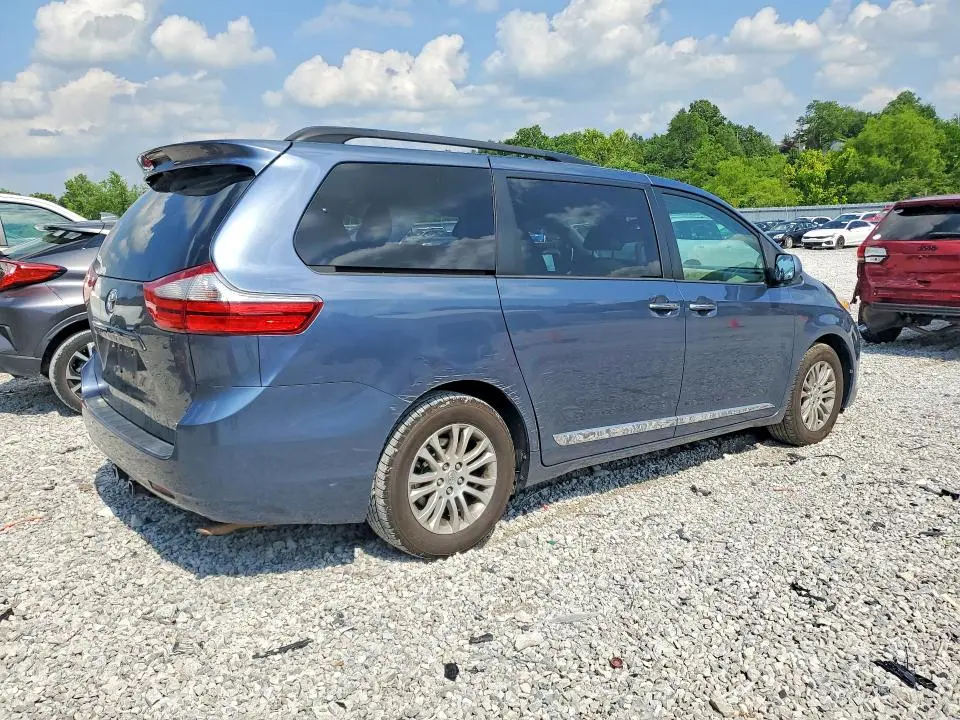 2015 TOYOTA SIENNA XLE 8-PASSENGER  