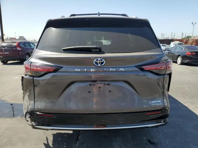 2024 TOYOTA SIENNA LIMITED  