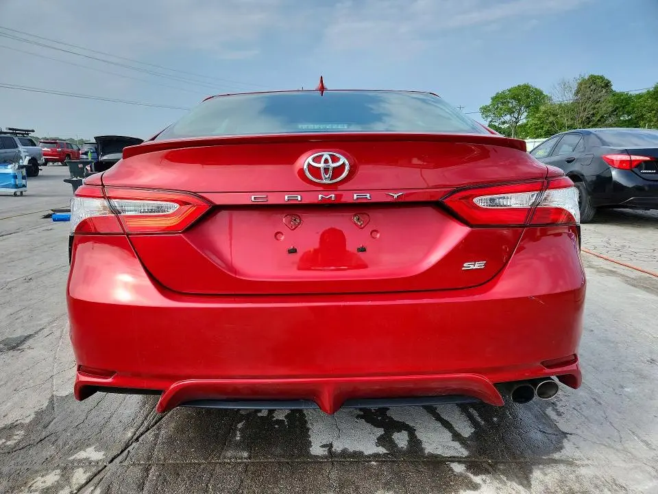 2020 TOYOTA CAMRY SE  