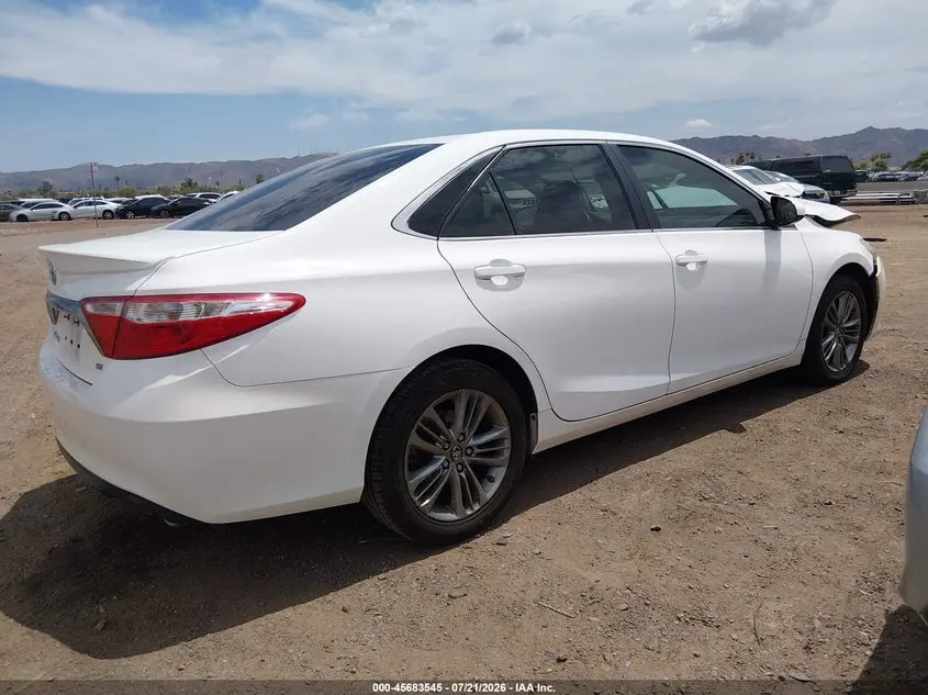 2016 TOYOTA CAMRY SE
