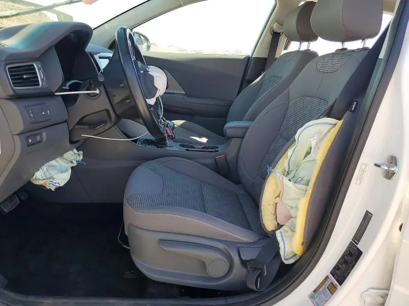 2017 KIA NIRO LX  