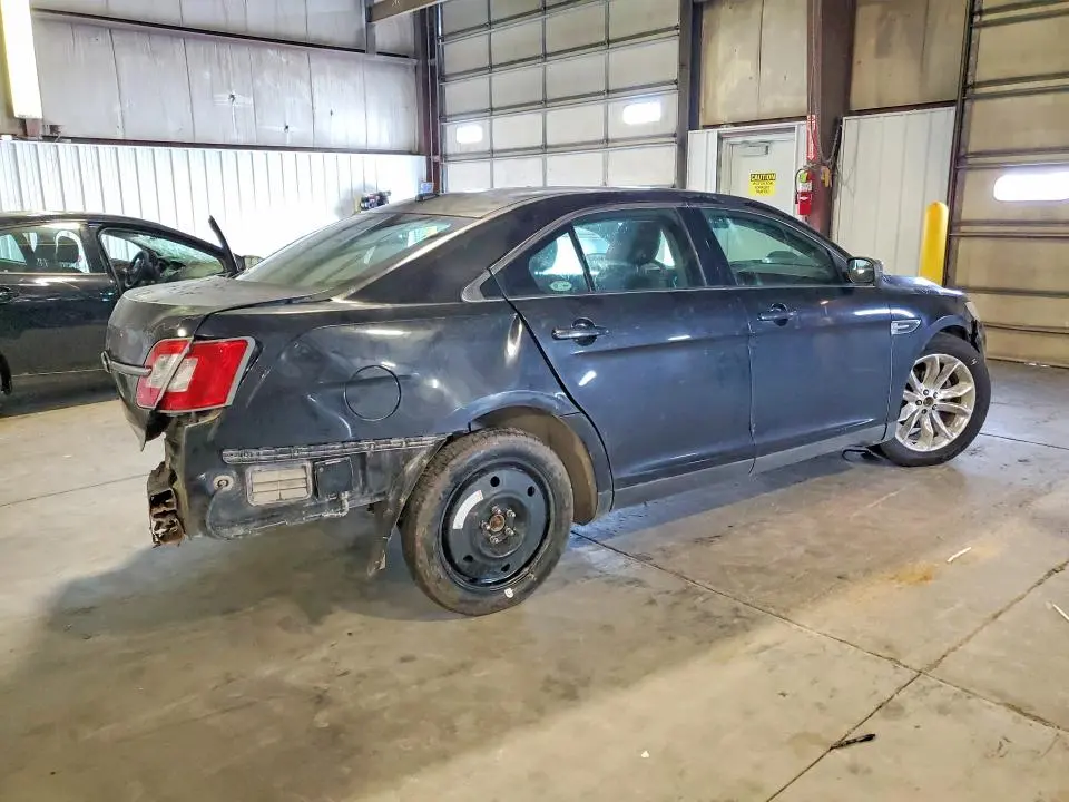 2010 FORD TAURUS LIMITED  