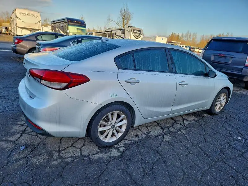 2017 KIA FORTE LX  