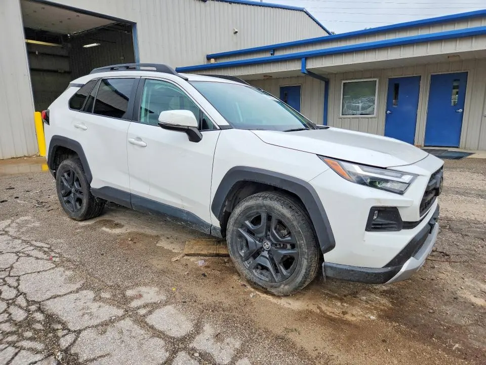 2024 TOYOTA RAV4 ADVENTURE  