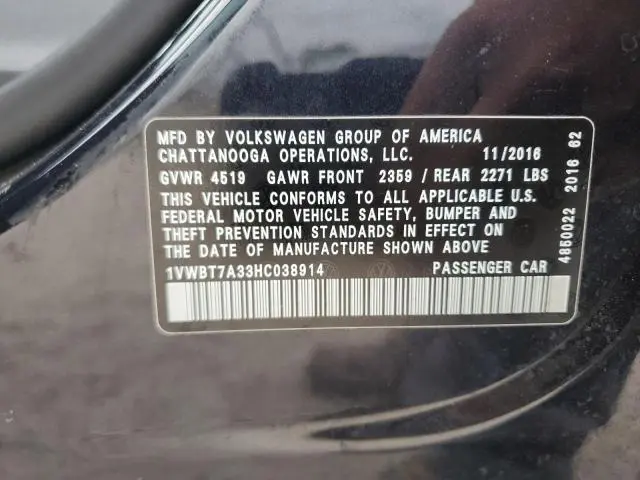 2017 VOLKSWAGEN PASSAT SE  