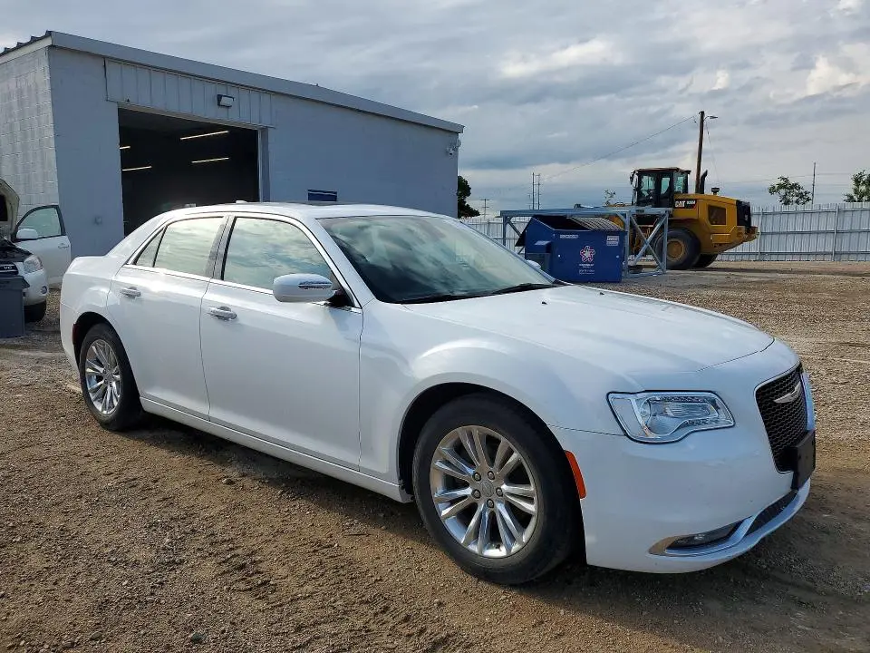 2016 CHRYSLER 300 LIMITED  