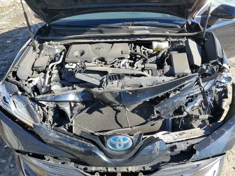 2020 TOYOTA CAMRY XLE  