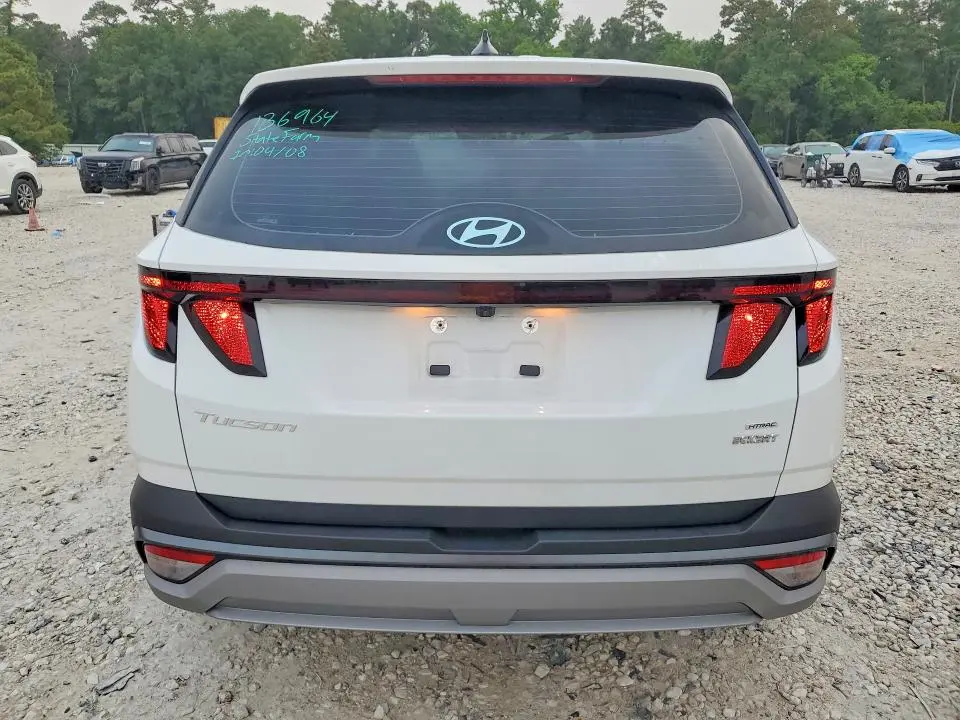 2025 HYUNDAI TUCSON SE  