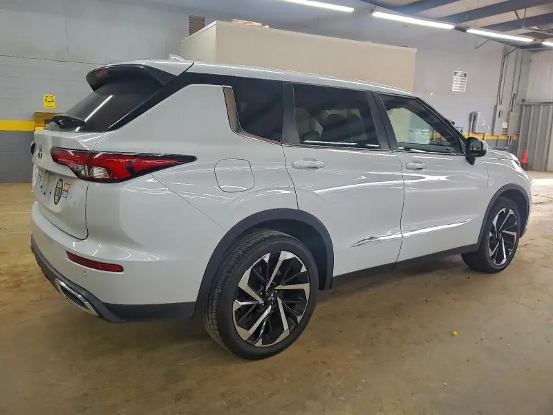 2022 MITSUBISHI OUTLANDER ES  
