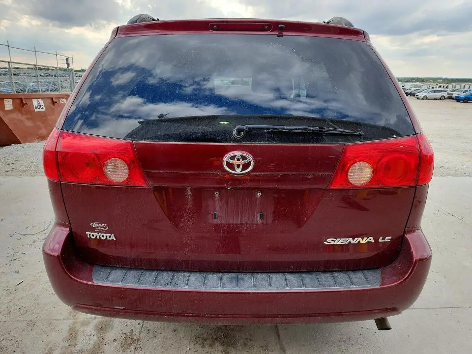 2010 TOYOTA SIENNA LE 7-PASSENGER  