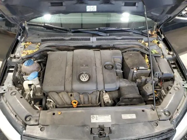 2012 VOLKSWAGEN JETTA SE  