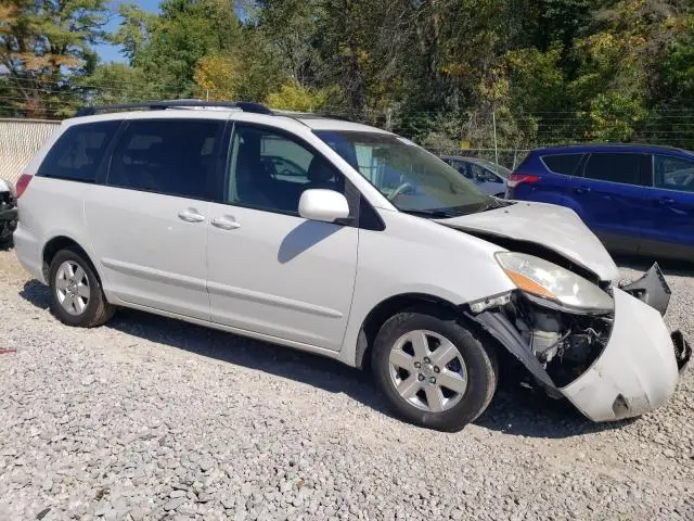 2010 TOYOTA SIENNA XLE  
