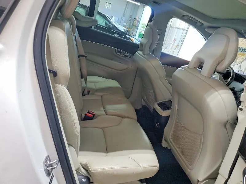 2020 VOLVO XC90 T5 MOMENTUM  