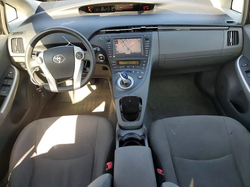 2010 TOYOTA PRIUS III  