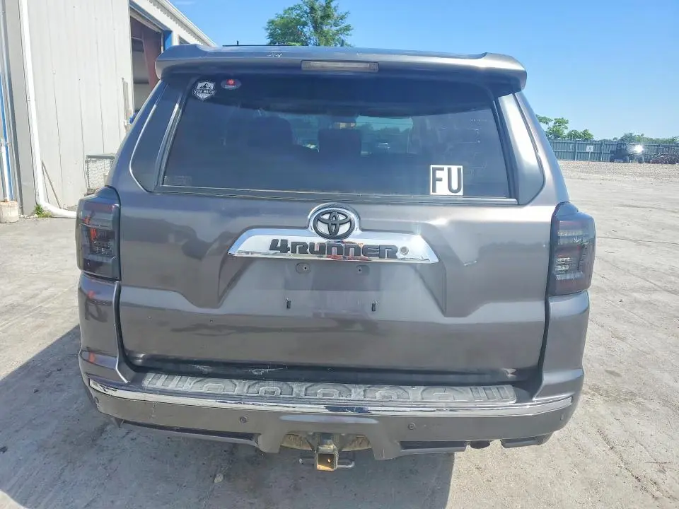 2010 TOYOTA 4RUNNER SR5  