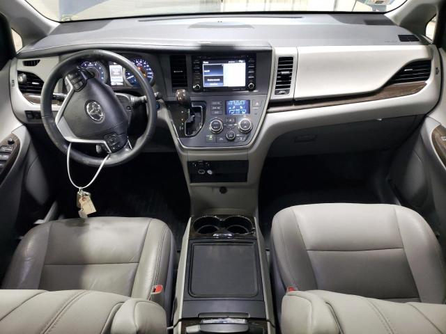 2020 TOYOTA SIENNA XLE