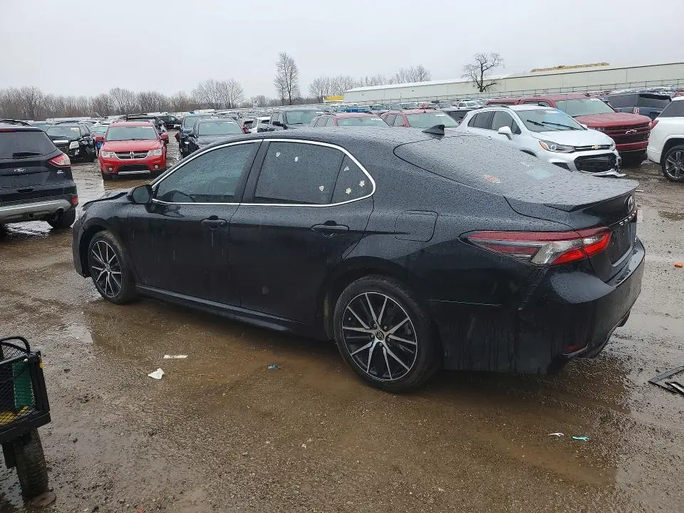 2021 TOYOTA CAMRY SE  
