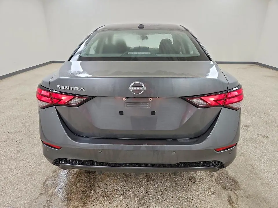 2025 NISSAN SENTRA SV  