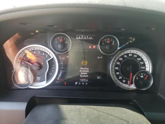 2016 RAM 1500 SLT
