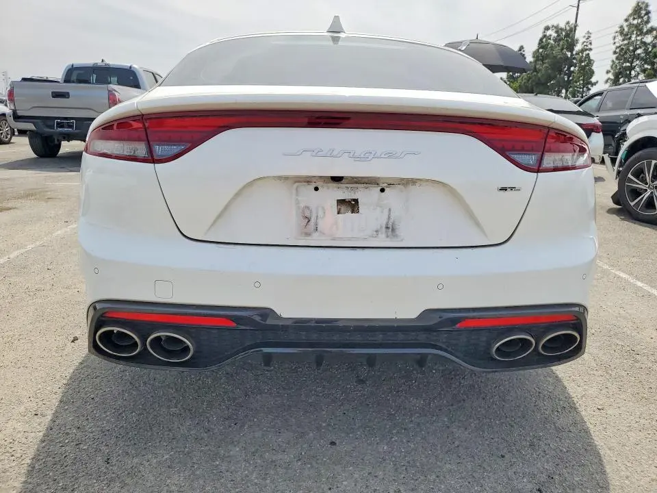 2023 KIA STINGER GT-LINE  
