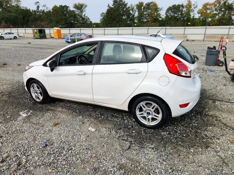 2017 FORD FIESTA SE  