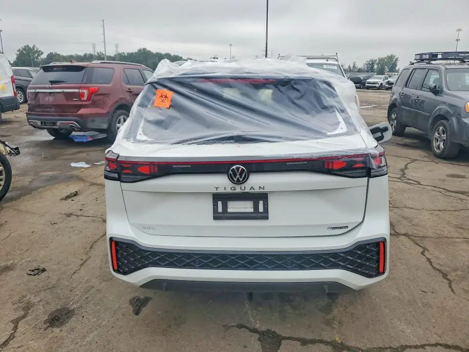 2025 VOLKSWAGEN TIGUAN SEL R-LINE BLACK  