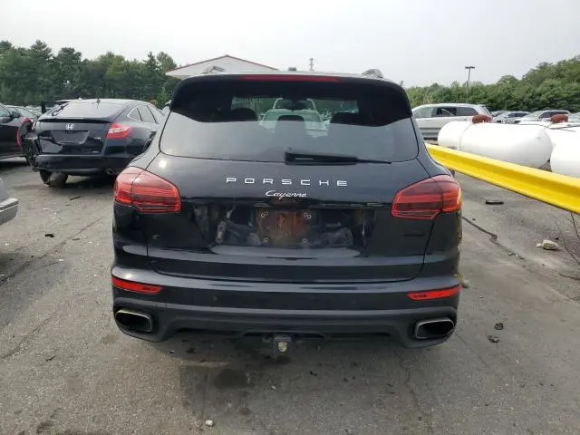 2017 PORSCHE CAYENNE   