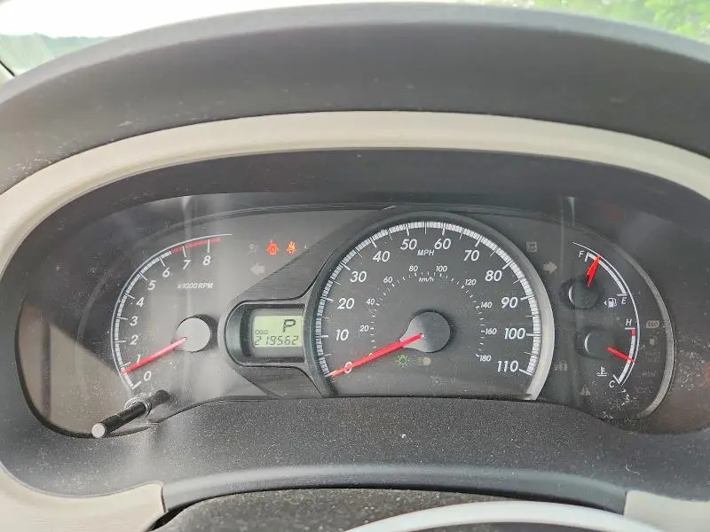 2011 TOYOTA SIENNA LE  