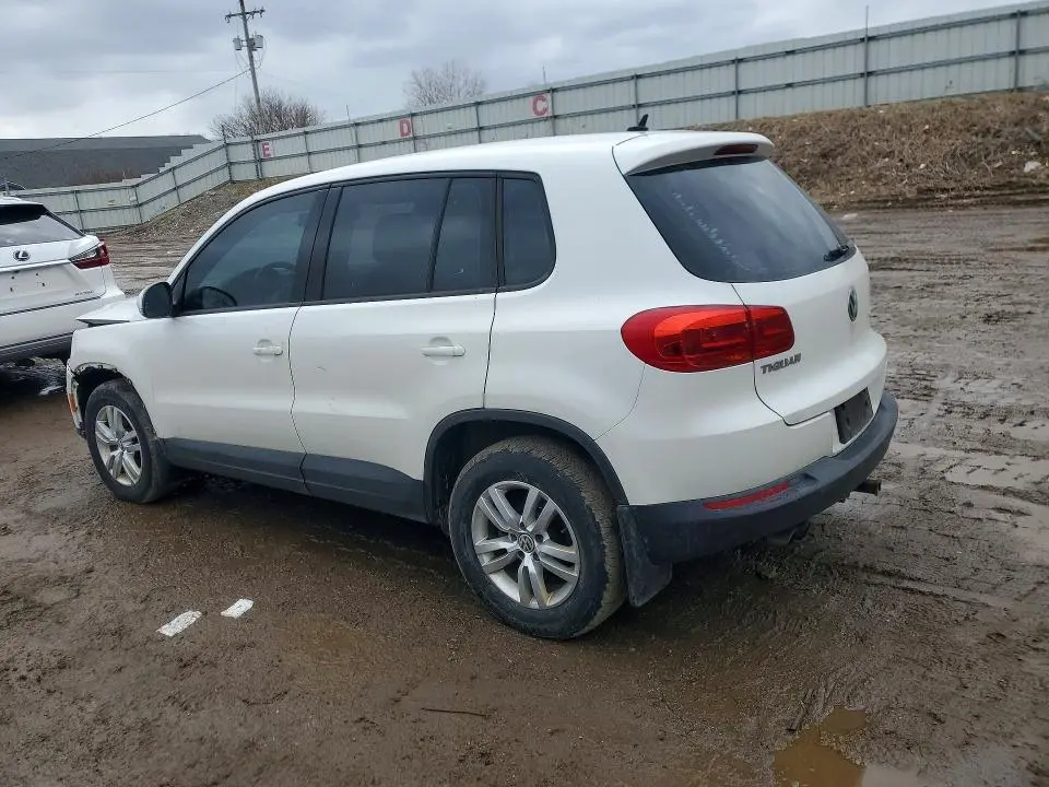 2013 VOLKSWAGEN TIGUAN S  