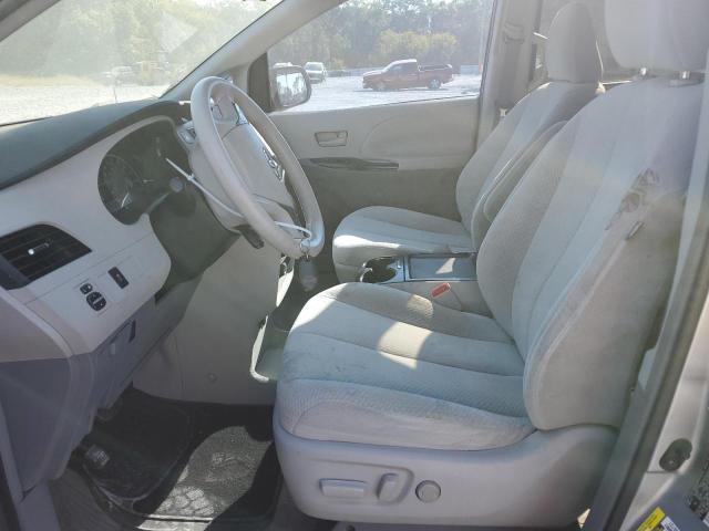 2011 TOYOTA SIENNA LE