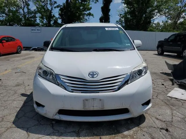 2016 TOYOTA SIENNA LE  