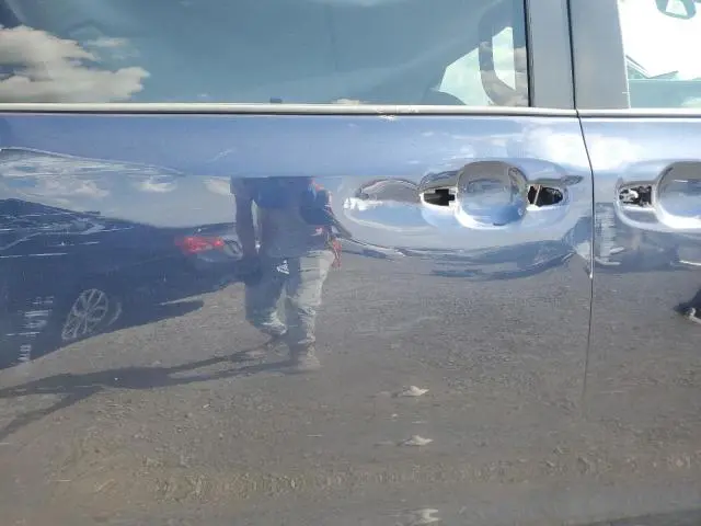 2019 TOYOTA SIENNA XLE  