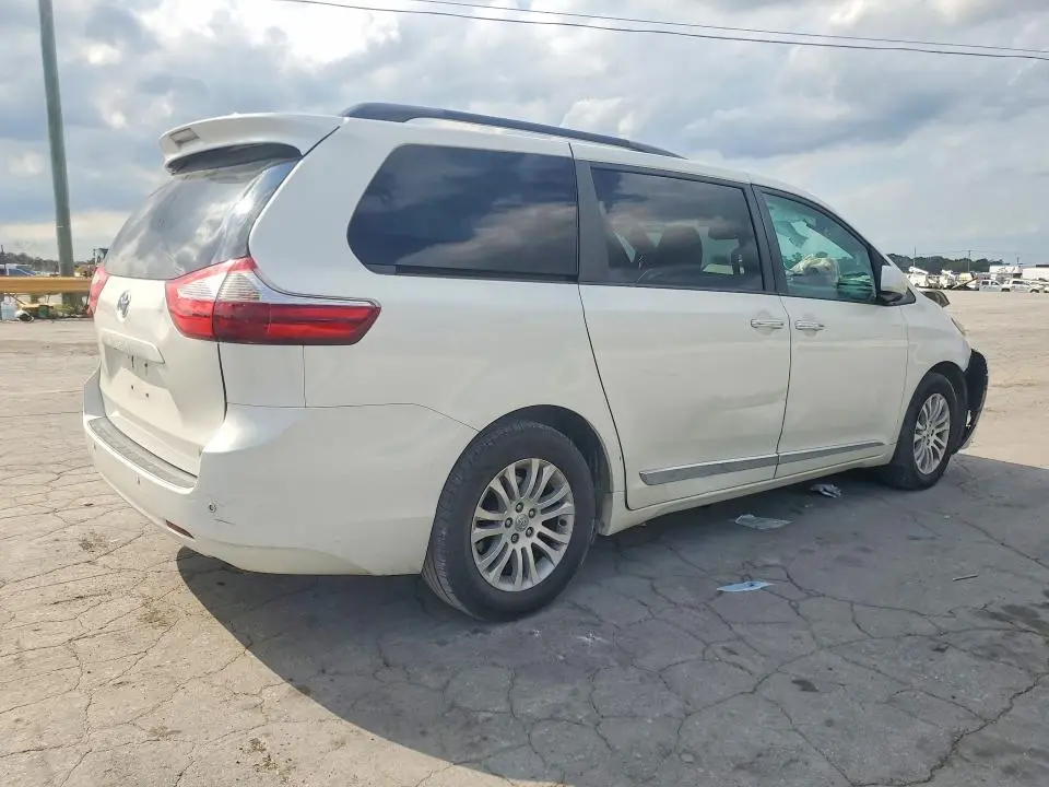 2017 TOYOTA SIENNA XLE PREMIUM 8-PASSENGER  