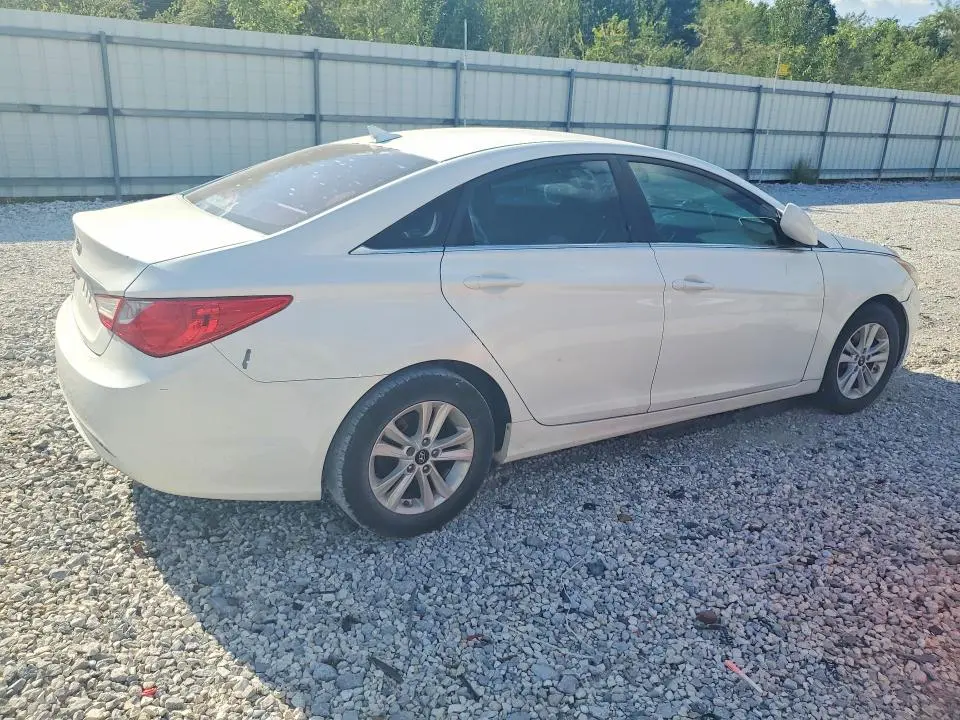2011 HYUNDAI SONATA GLS  