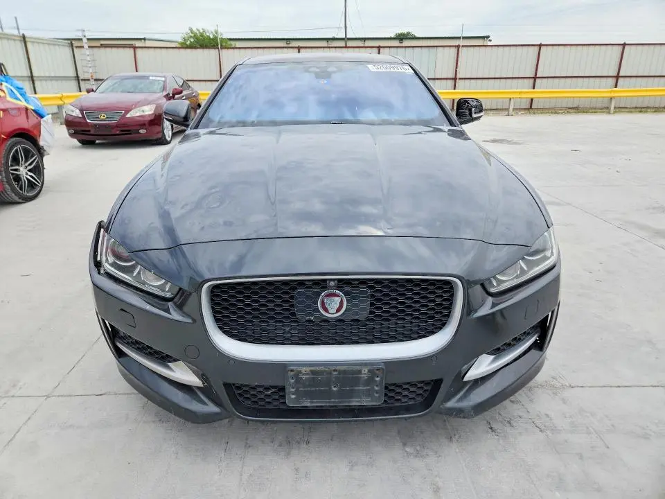 2017 JAGUAR XE R - SPORT  