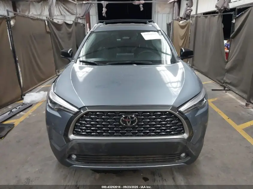 2025 TOYOTA COROLLA CROSS XLE