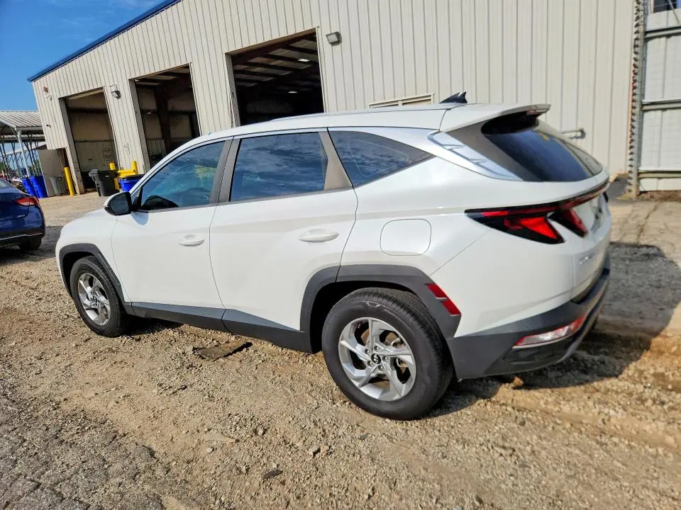 2022 HYUNDAI TUCSON SE  
