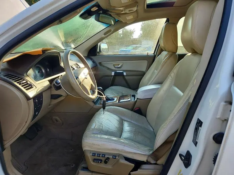 2011 VOLVO XC90 3.2  