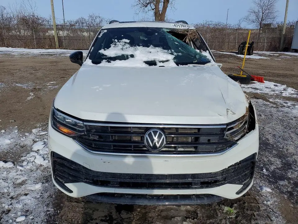 2022 VOLKSWAGEN TIGUAN SE R-LINE BLACK  