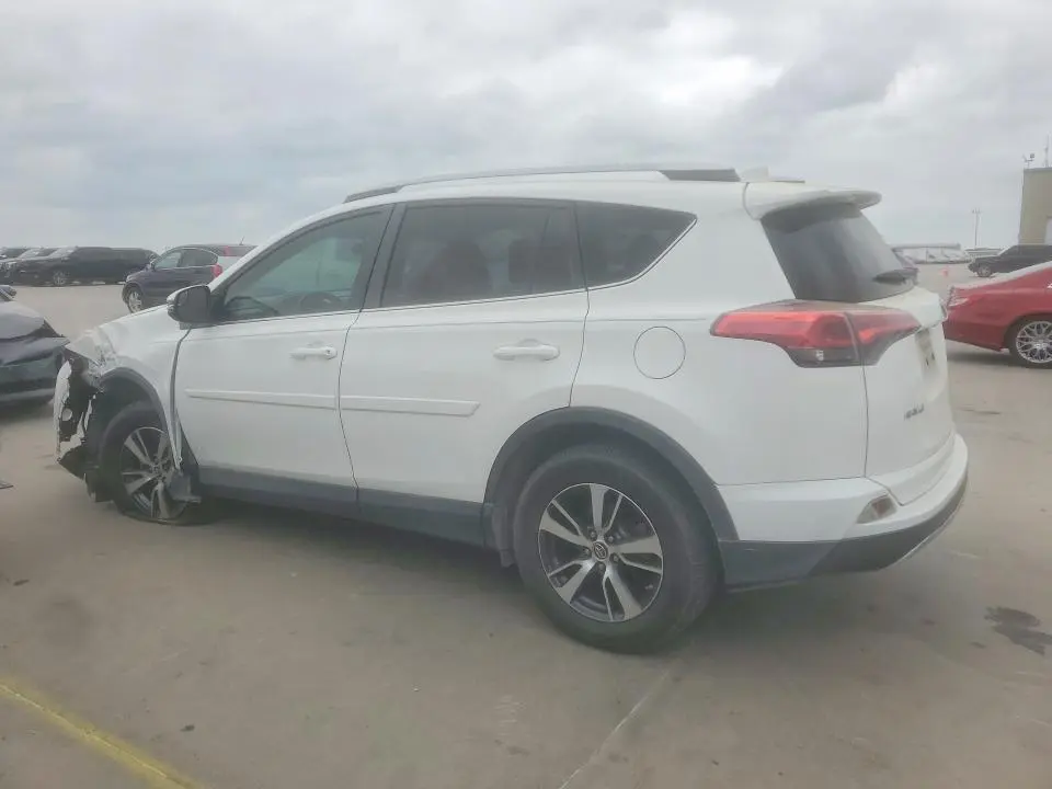 2016 TOYOTA RAV4 XLE  