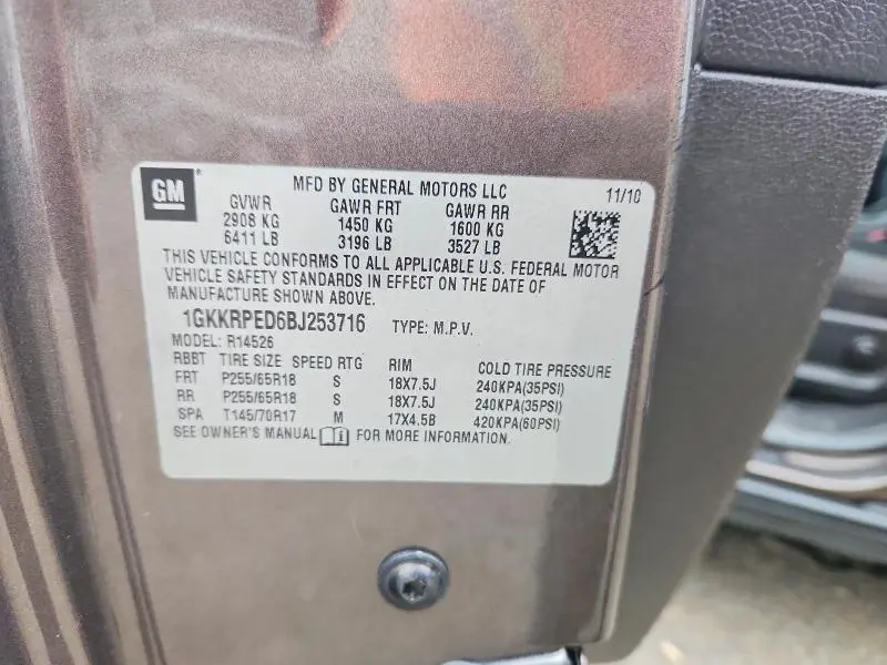 2011 GMC ACADIA SLE  