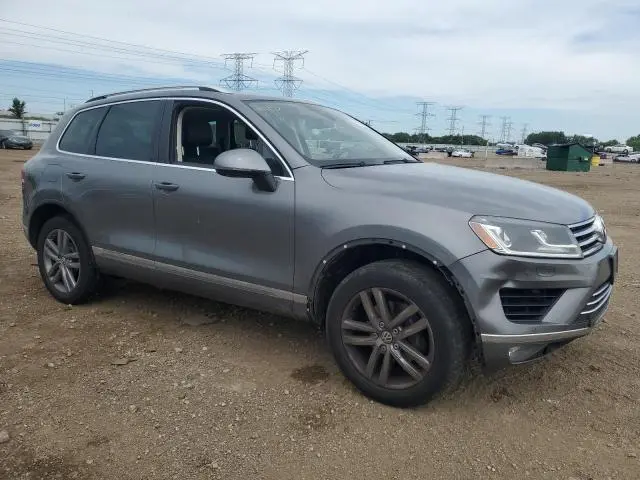 2016 VOLKSWAGEN TOUAREG SPORT  