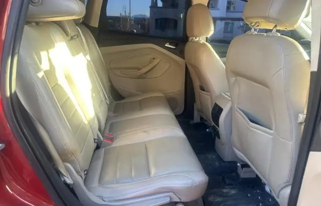 2016 FORD ESCAPE SE  