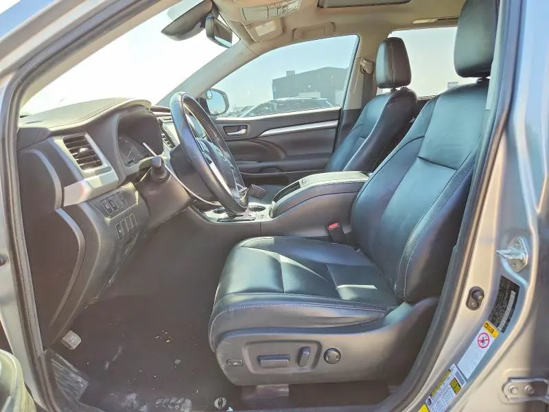 2019 TOYOTA HIGHLANDER XLE  