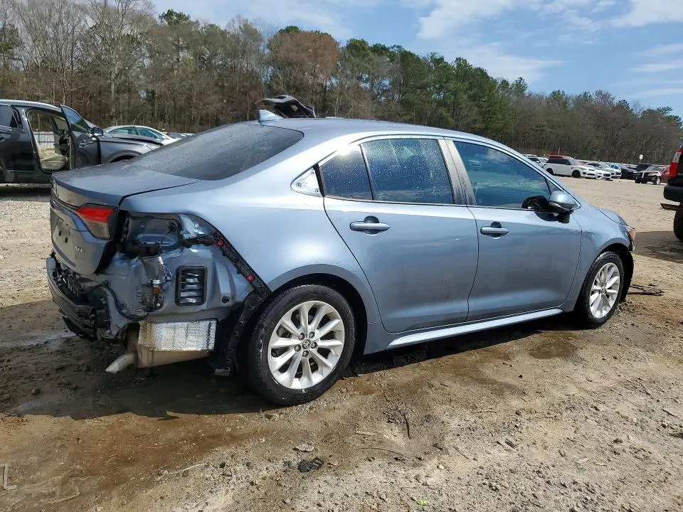 2021 TOYOTA COROLLA XLE  
